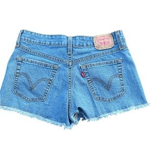 Levi blue Jean shorts  frayed cuff Super low 518 summer shorts size 7 juniors